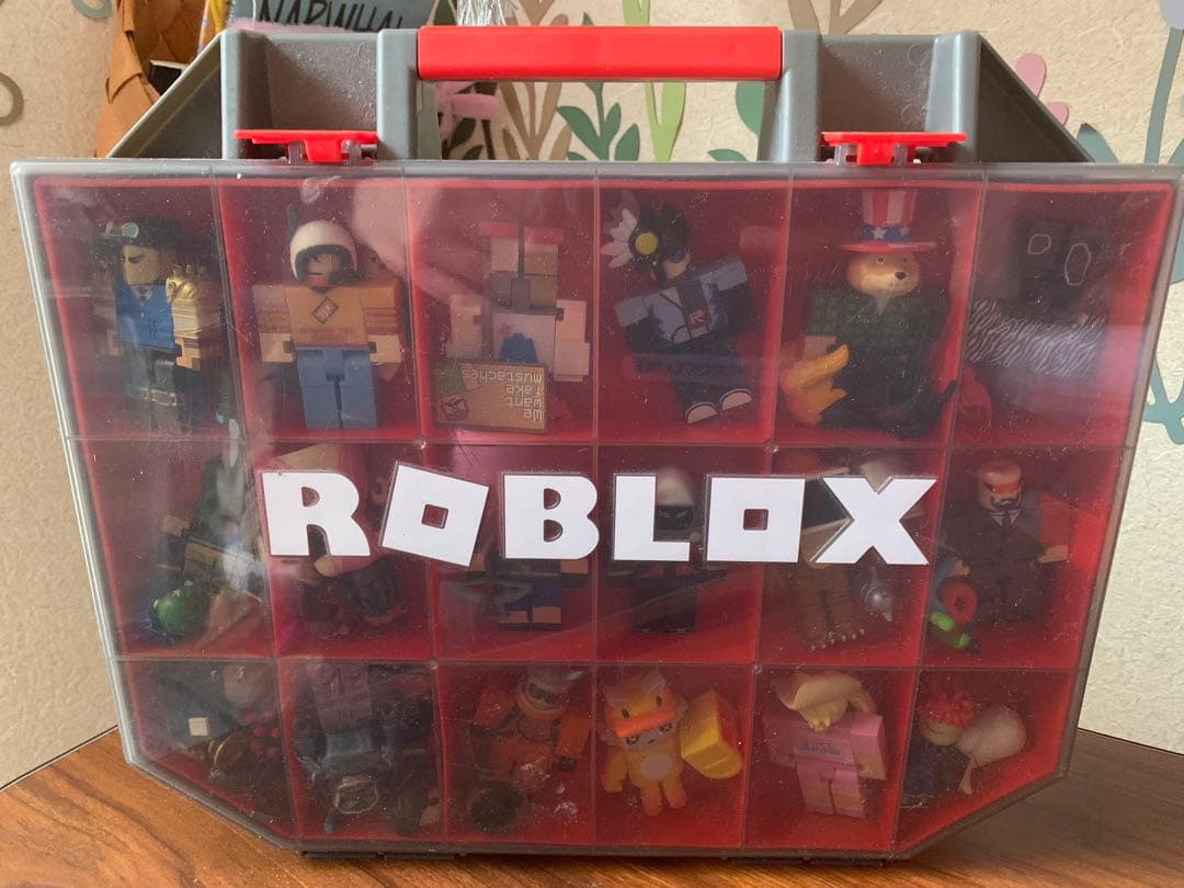 ROBLOX フィギュア 収納ケース付き 56体セット+accessories