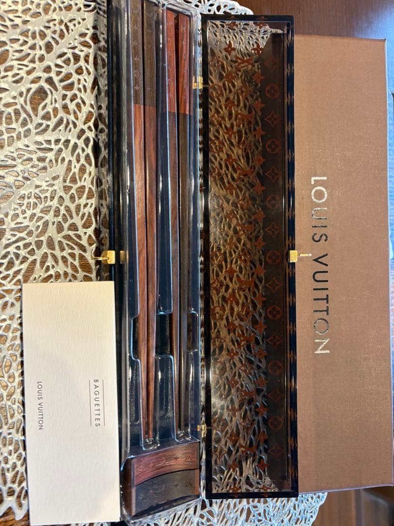 ルイ ヴィトン 箸セット25周年記念 限定モノグラム ウッド VIP箱付き