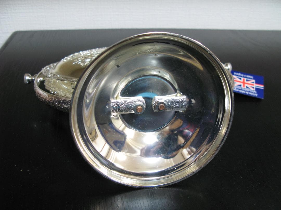 英国 エンボスと透かしのケーキスタンド シルバープレート Queen Anne