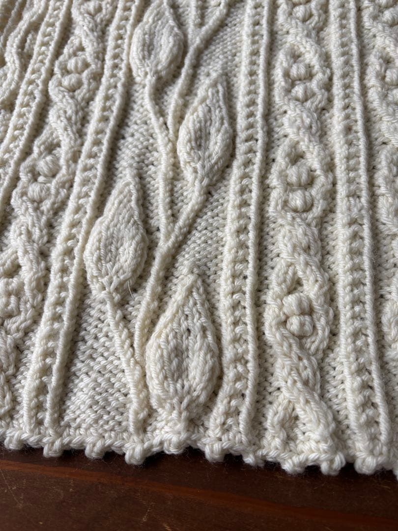 クリーム色 ケーブル編み ブランケット 約160cm x 50cm ストール