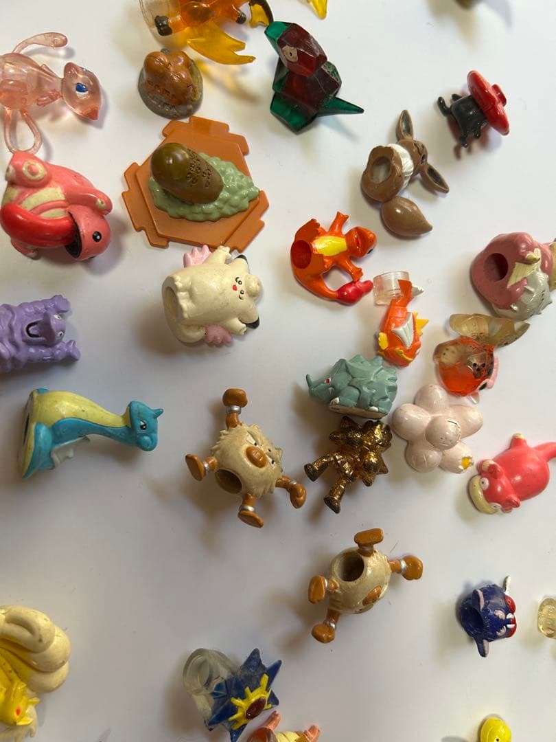 ポケモン ミニ　フィギュア　ガチャガチャ