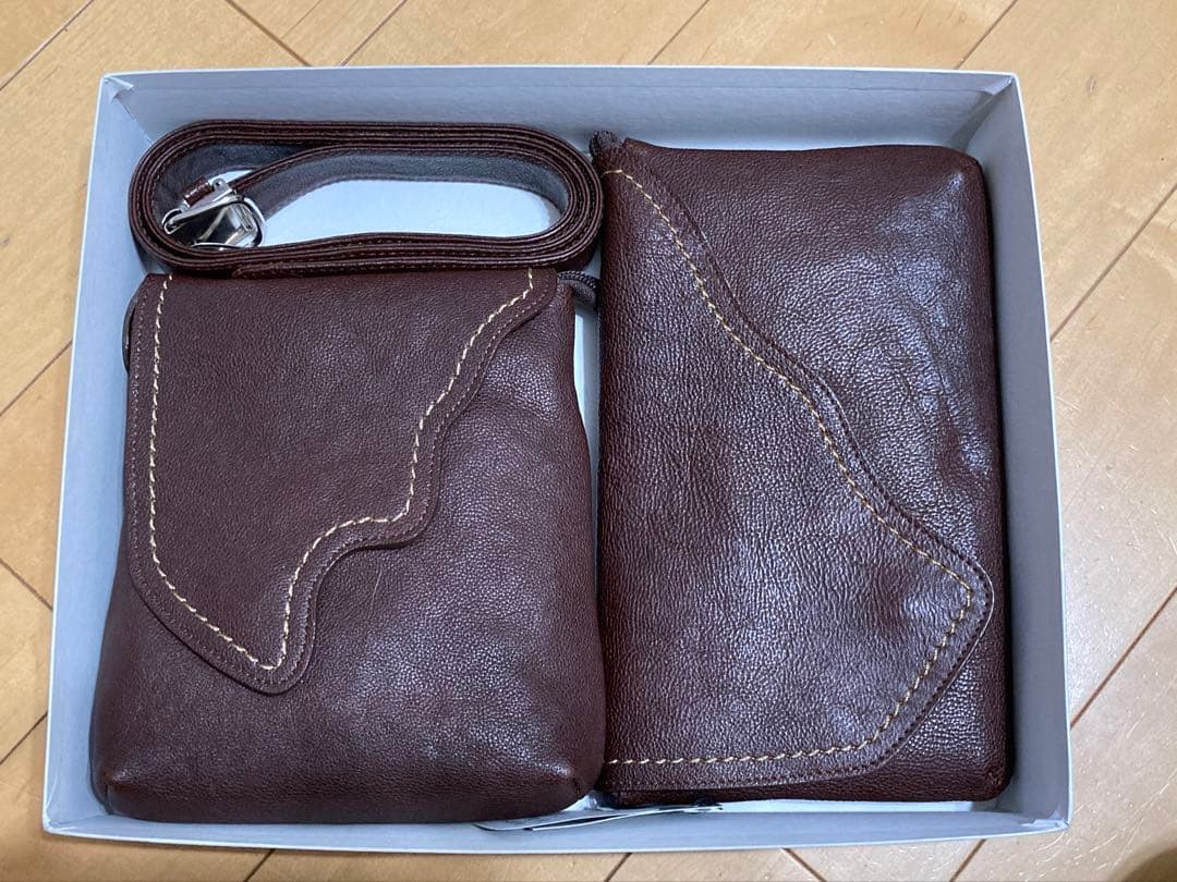 牛革ポーチボディバッグセット定価３万5千円