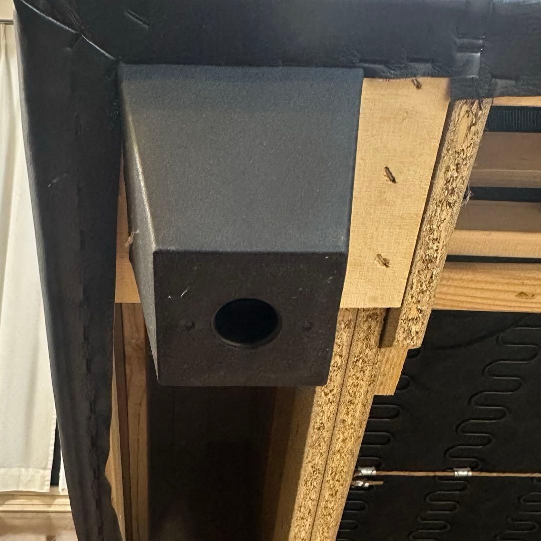 IKEA黒のレザー3人掛けソファ