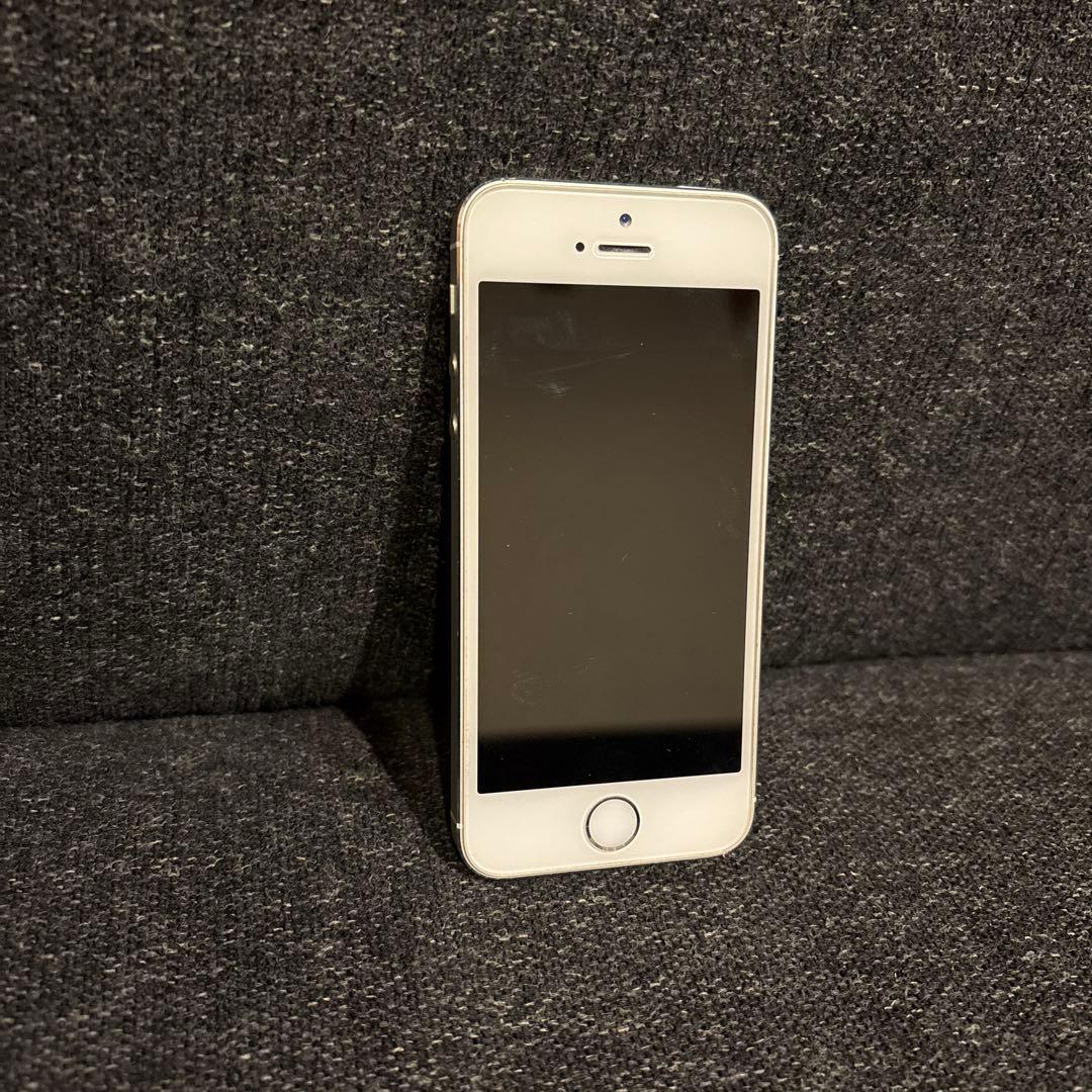 Apple iPhone 5s シルバー 本体