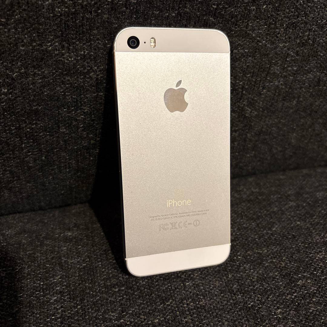 Apple iPhone 5s シルバー 本体