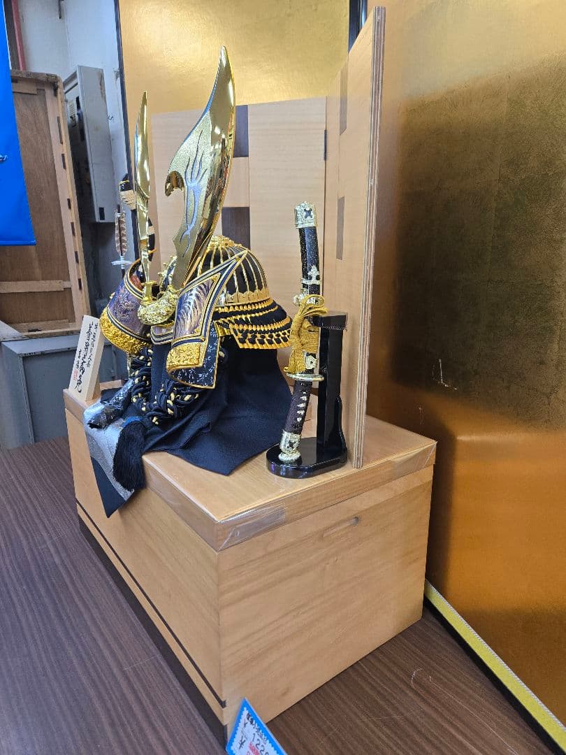 【一点限り】五月人形　兜　鍬形　収納飾り　子供着用可　S28