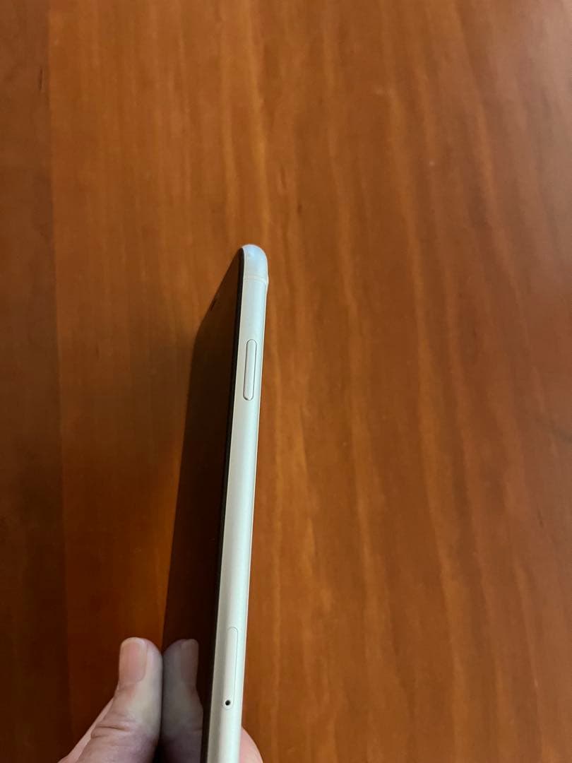 iPhone XR 64GB ホワイト おまけLOOF本革ケース