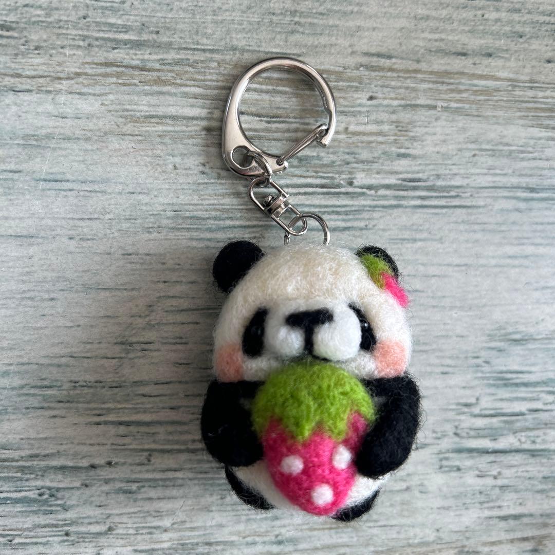 羊毛フェルト★イチゴパンダキーホルダーセット