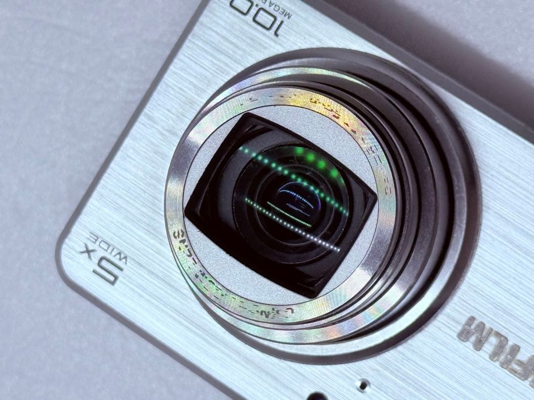 Fujifilm FinePix J150w コンパクトデジカメ