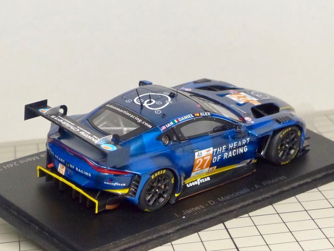スパーク spark 43 heart of racing アストンマーティン