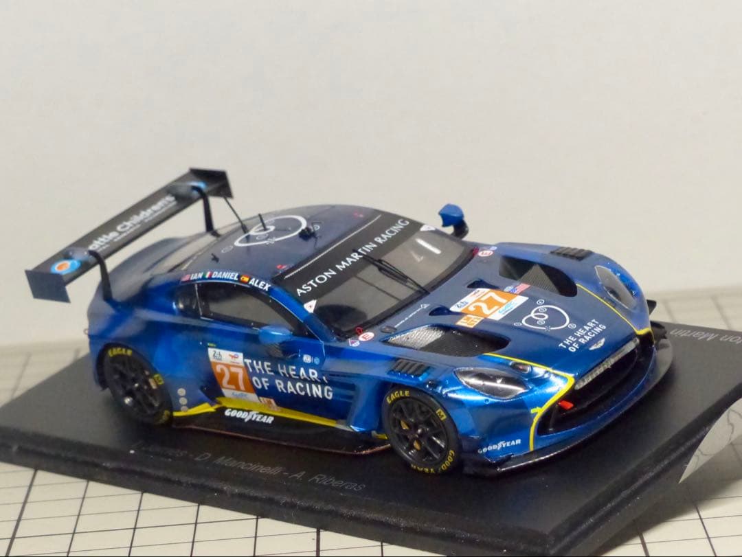 スパーク spark 43 heart of racing アストンマーティン
