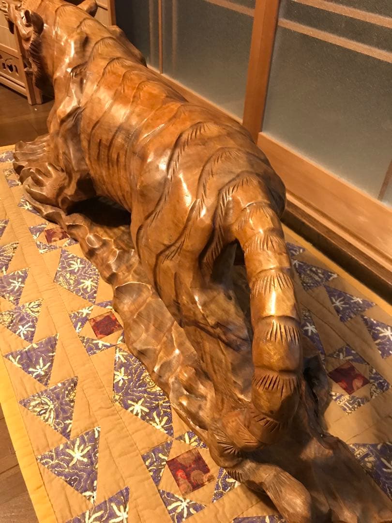 虎の置き物　木彫り　金運　仕事運　一粒万倍日