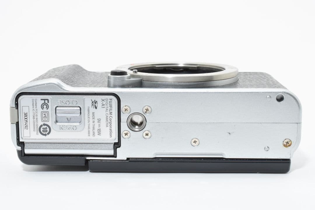 FUJIFILM X-A1 シルバー