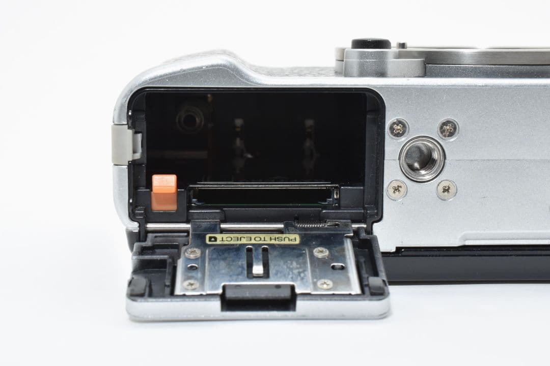 FUJIFILM X-A1 シルバー