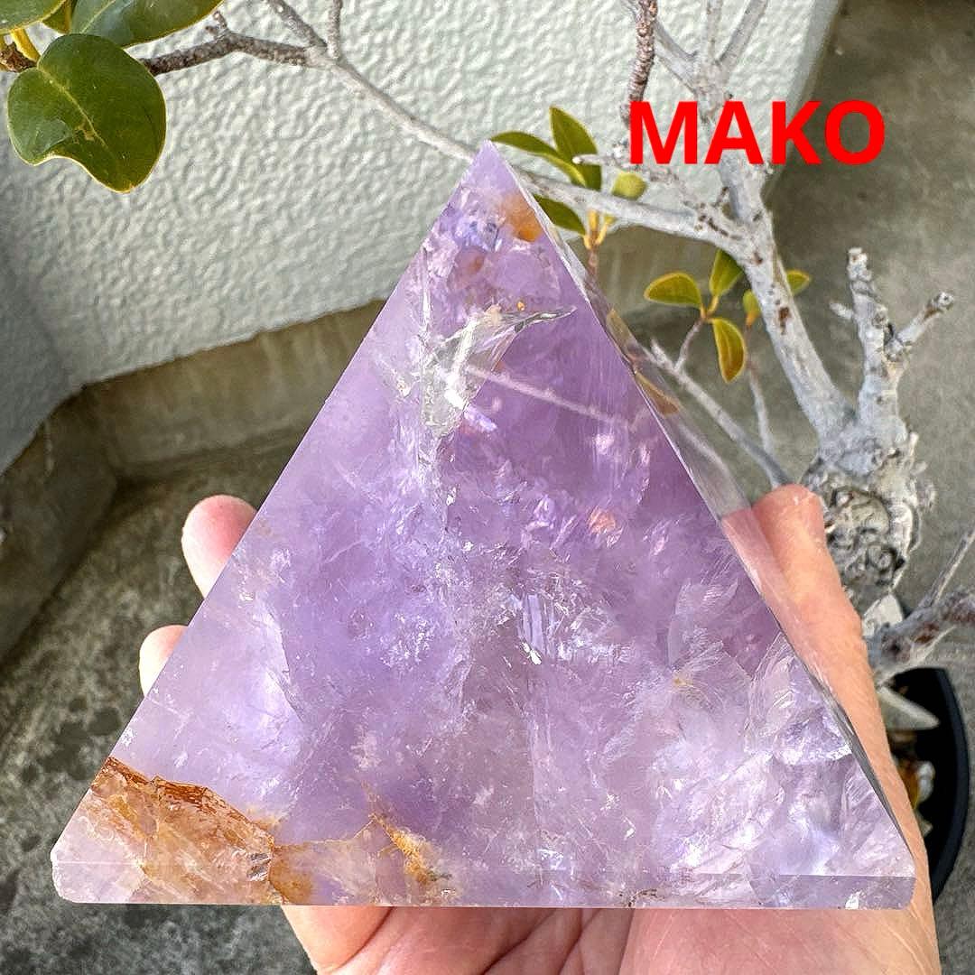 M1878☆アメジストピラミッド625g☆ブラジル産☆天然石　原石