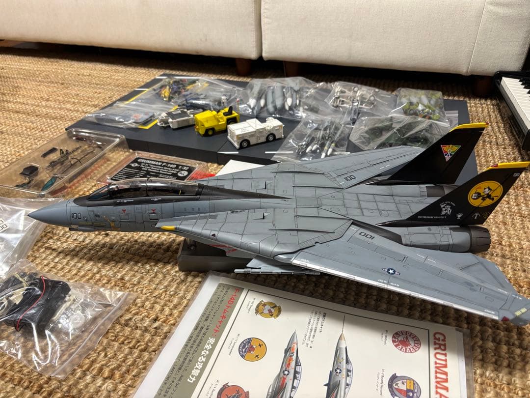 Hachette 1/32 F-14雄猫戦闘機 分冊組み立て合金模型