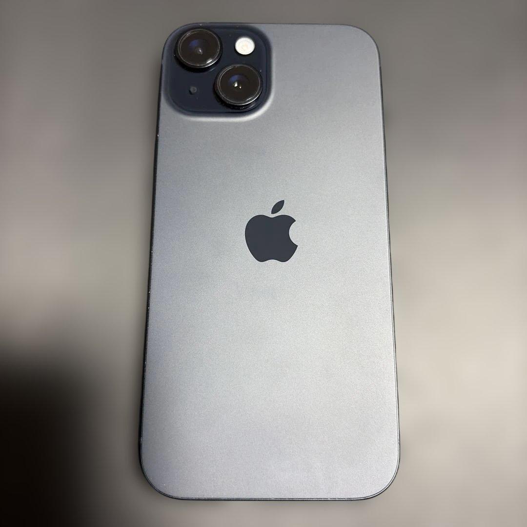 Apple iPhone15 本体（純正ケース+Anker MagG充電器など）