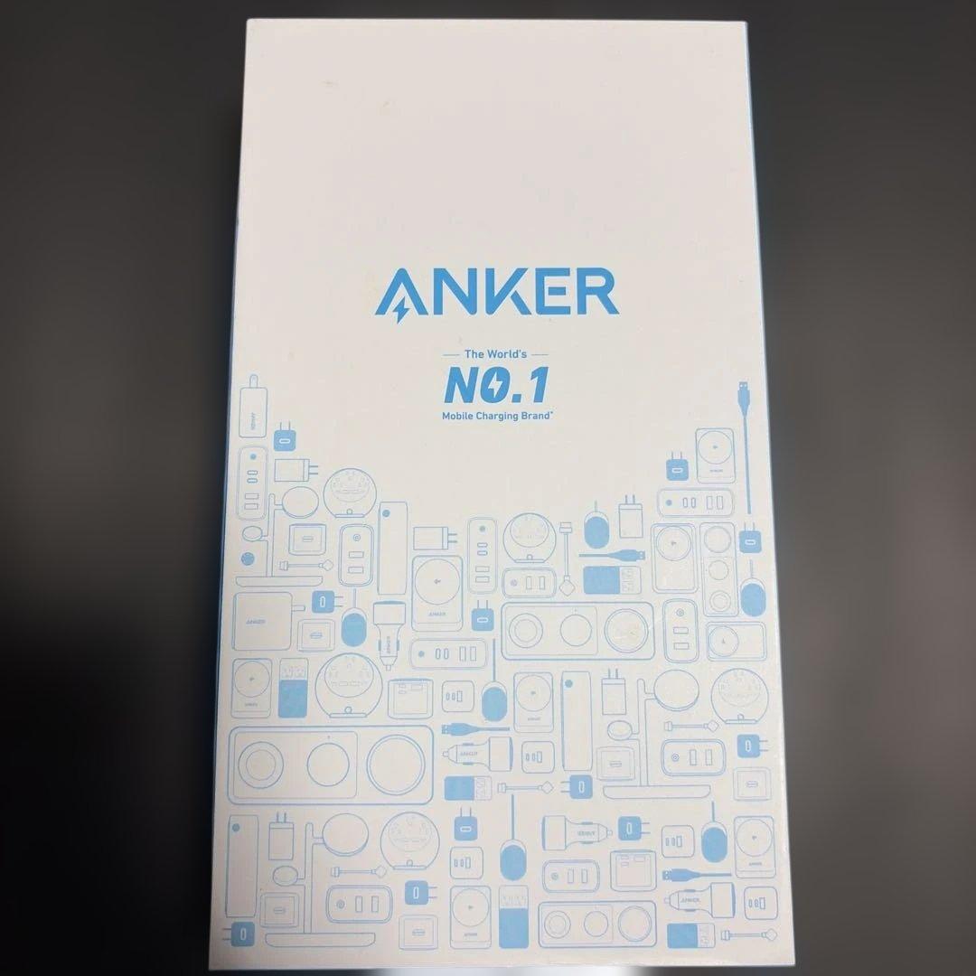 Apple iPhone15 本体（純正ケース+Anker MagG充電器など）