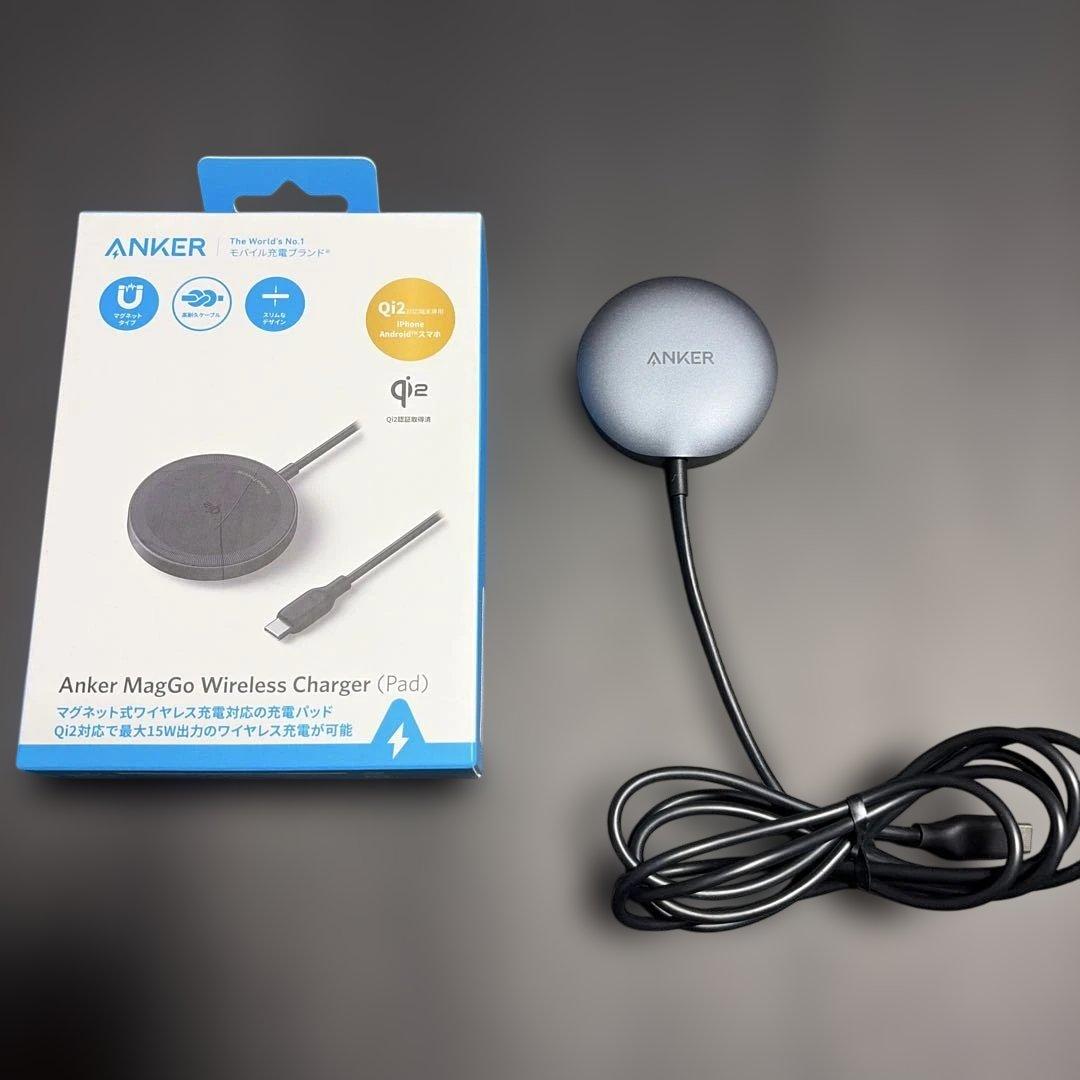 Apple iPhone15 本体（純正ケース+Anker MagG充電器など）