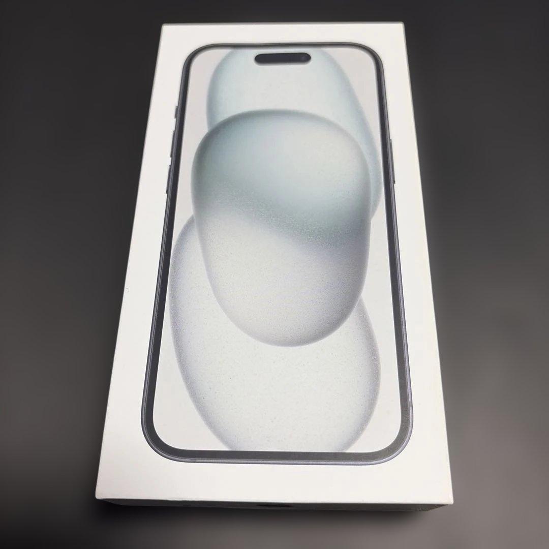 Apple iPhone15 本体（純正ケース+Anker MagG充電器など）