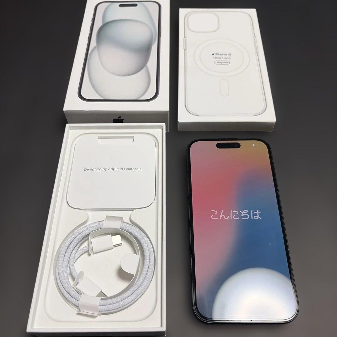 Apple iPhone15 本体（純正ケース+Anker MagG充電器など）