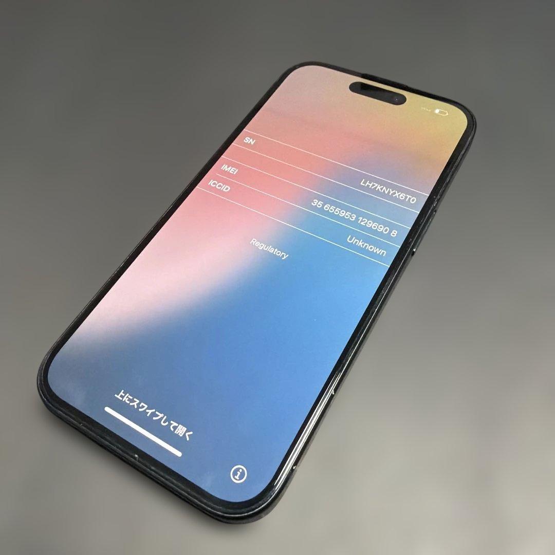 Apple iPhone15 本体（純正ケース+Anker MagG充電器など）