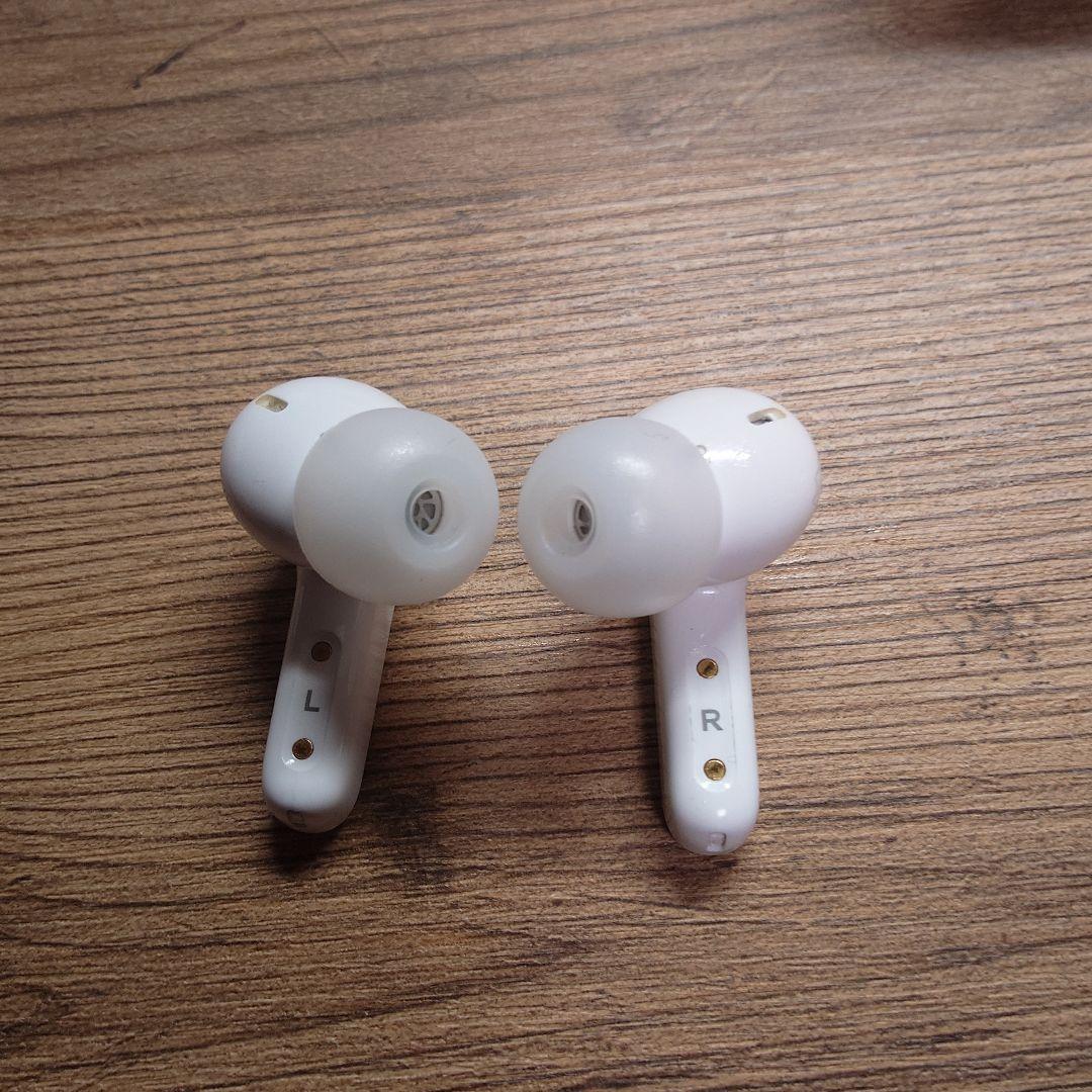 【美品】イヤーファン EarFun AirPro4 光沢ホワイト