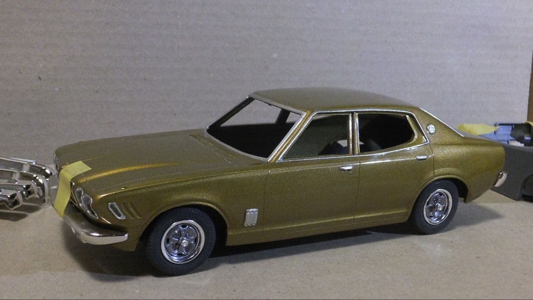 仕上げ中　610 ブルーバードu 2000GT-X サメブル