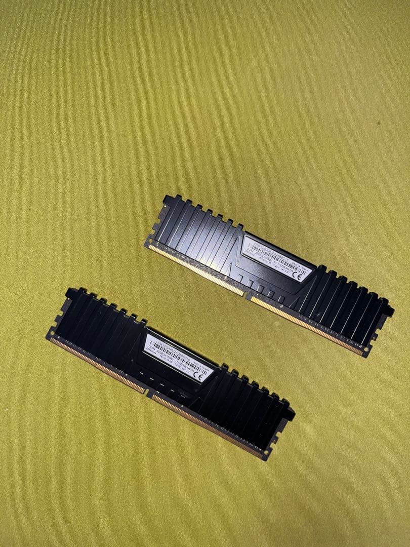 CorsairDDR4 2666 32GB（16GB×2）メモリ