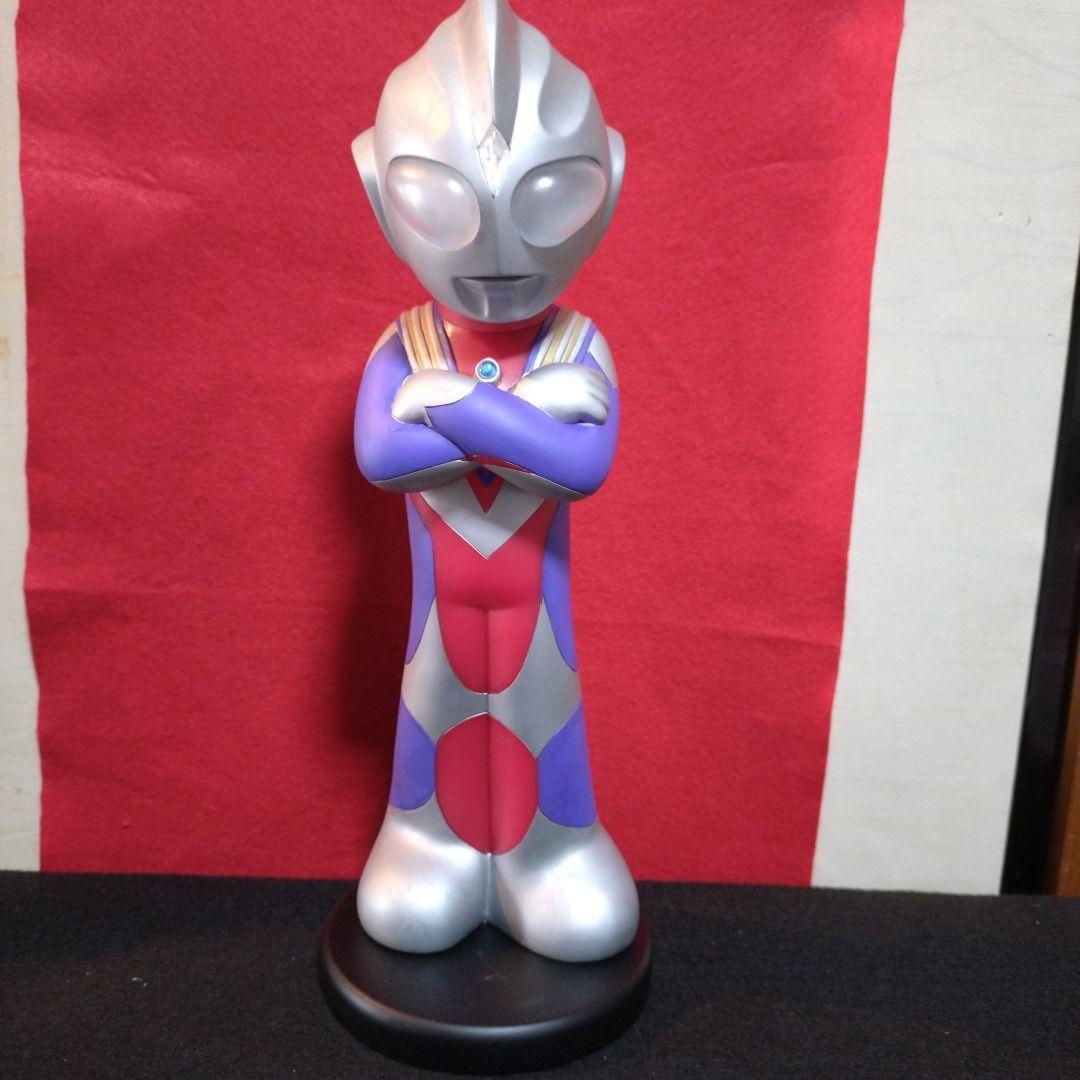 海洋堂ウルトラマンティガ完成品(39センチ) ティガ貯金箱(木製台座付き）