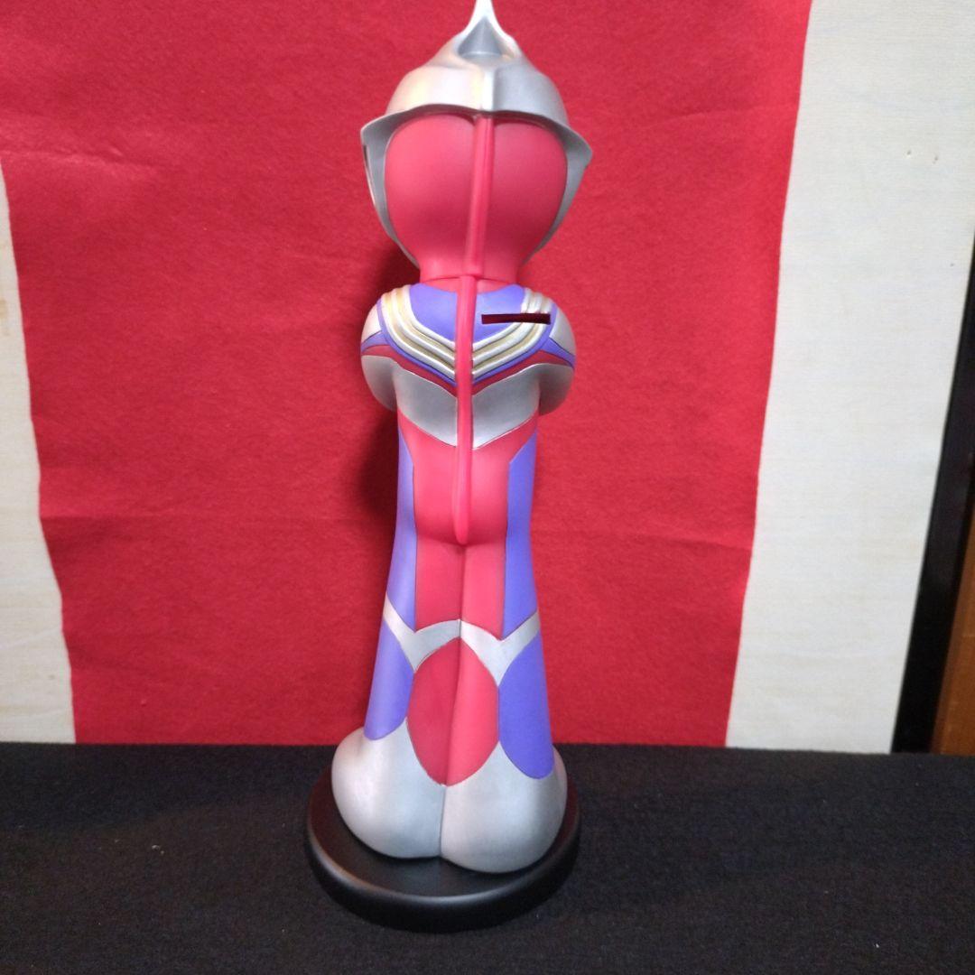 海洋堂ウルトラマンティガ完成品(39センチ) ティガ貯金箱(木製台座付き）
