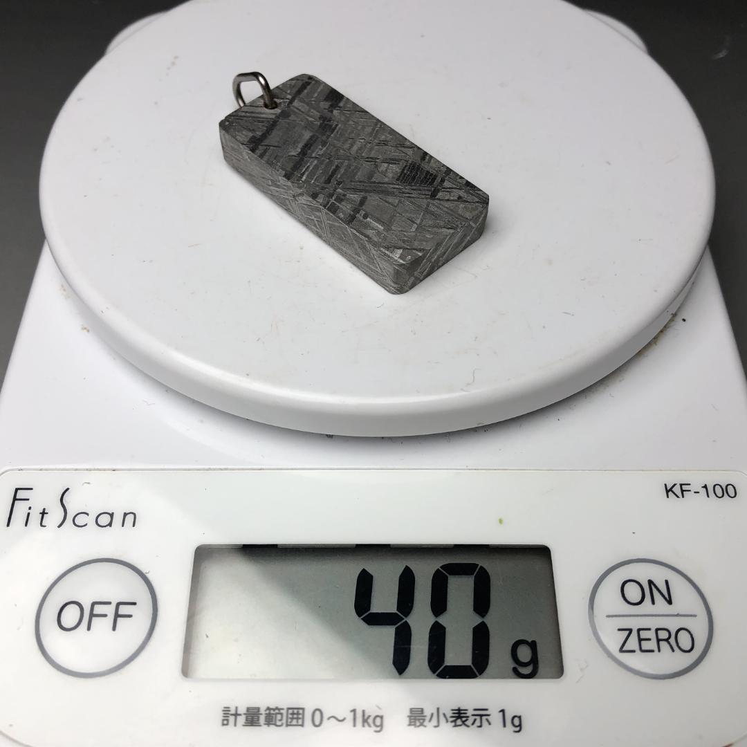 ムオニオナルスタ隕石　鉄隕石 ペンダント ウィドマンシュテッテン構造 希少