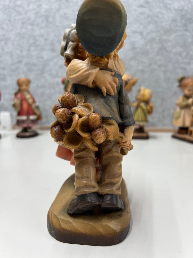 「First Kiss」 ANRI　フェランディス　木彫り人形　19cm