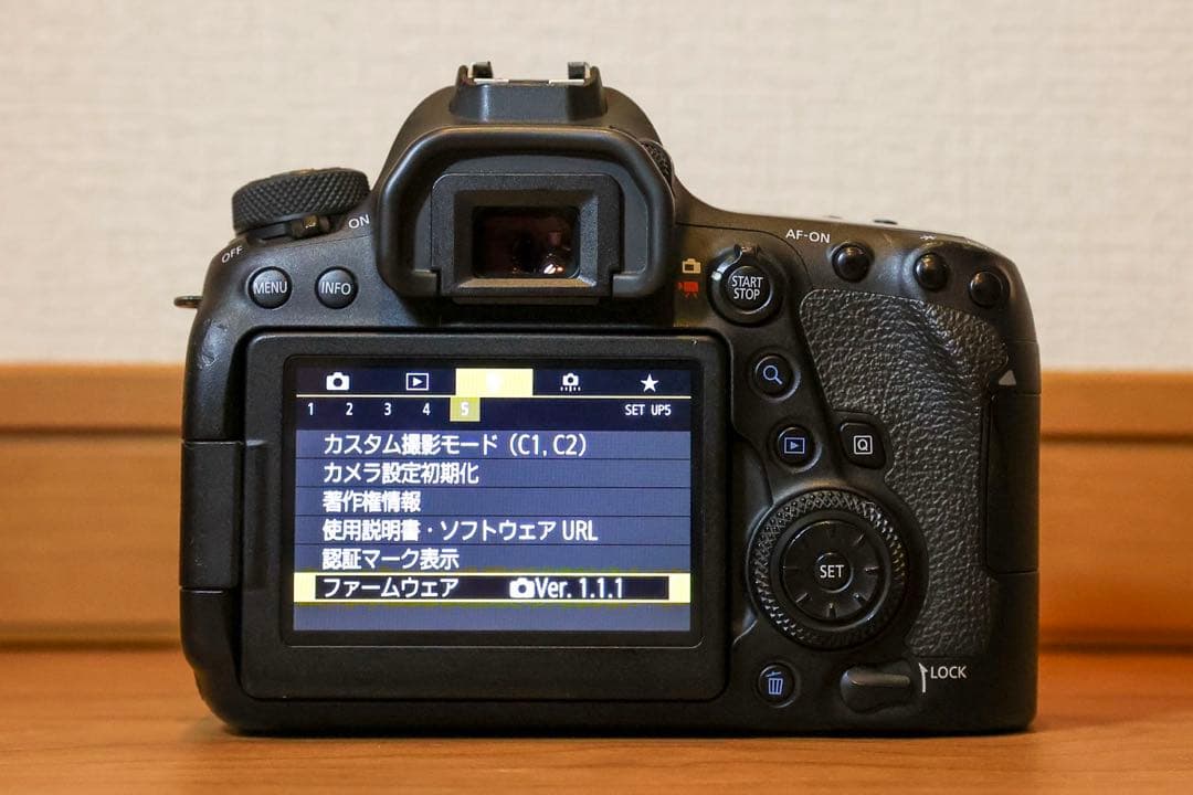 【セール中】Canon EOS 6D Mark II 本体　おまけ付き