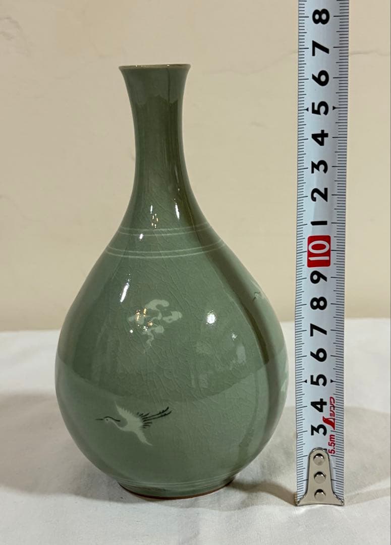 高麗青磁の徳利(花入) 雲鶴文様　人間文化財　柳海剛（ユ・ヘガン、柳根瀅）作