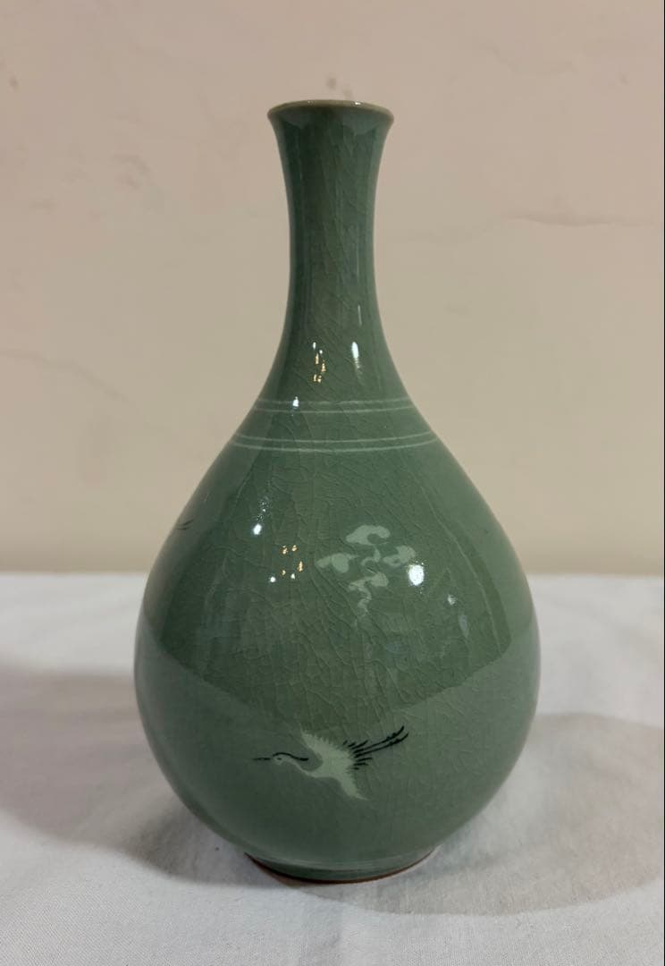 高麗青磁の徳利(花入) 雲鶴文様　人間文化財　柳海剛（ユ・ヘガン、柳根瀅）作