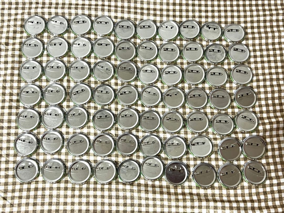 nqrse なるせ　缶バッジ　野球