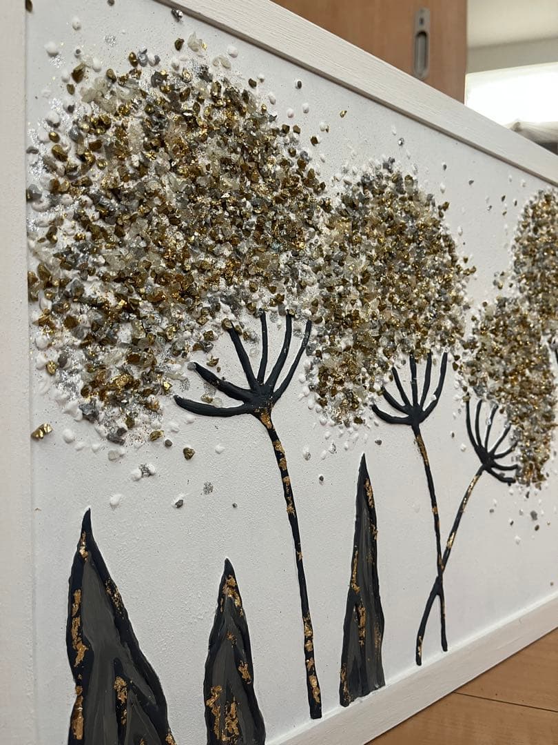 立体的な花の絵画　白いフレーム付き