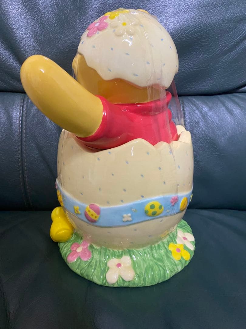 レア⭐️くまのプーさん　イースター（復活祭）テーマ陶器製クッキージャー