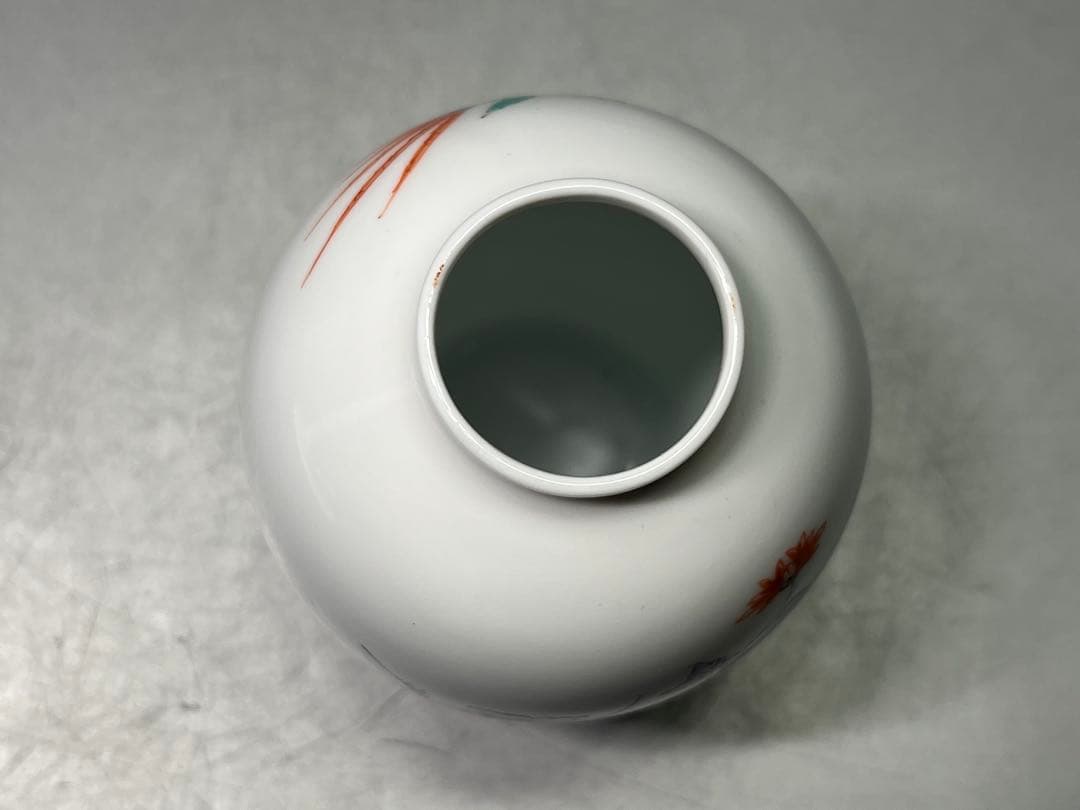 十三代 酒井田柿右衛門　菊文　花瓶