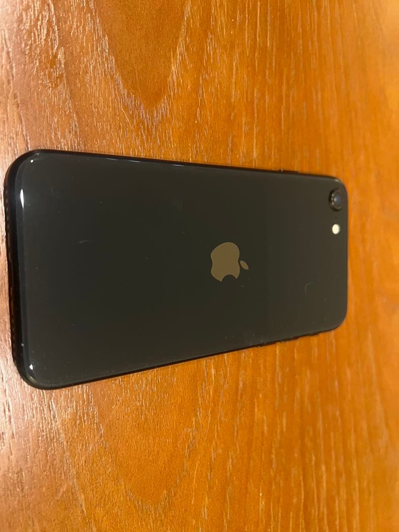 Apple iPhone SE 第2世代　128GB 充電85%