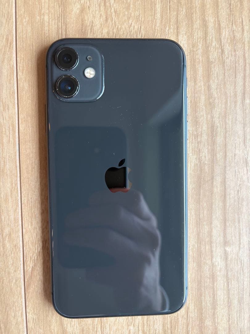 Apple iPhone 11ブラック 本体