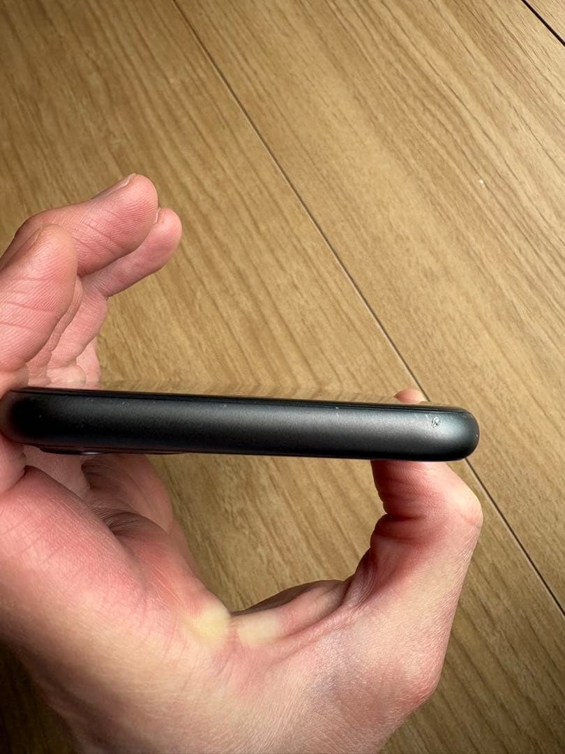 Apple iPhone 11ブラック 本体
