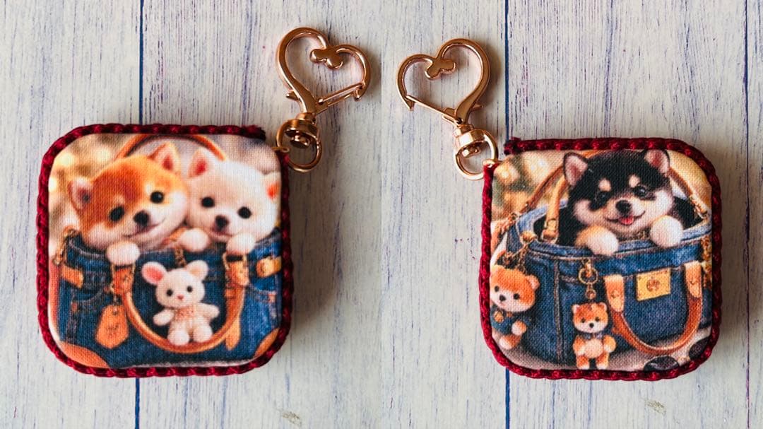 ハンドメイド　柴犬ちゃん　両面パネルメジャーチャーム❣️