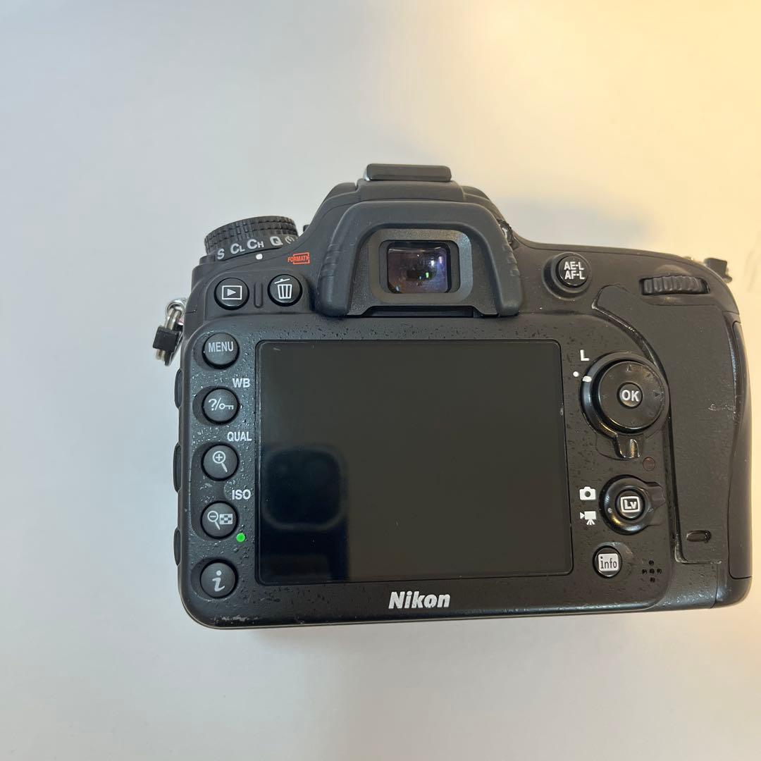 【美品】Nikon D7100【ストラップ、充電器、バッテリー、SDカード付属】
