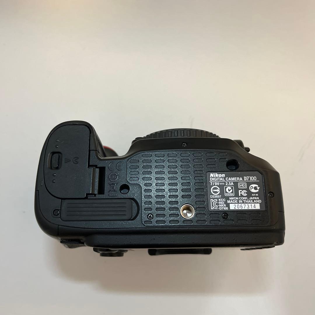 【美品】Nikon D7100【ストラップ、充電器、バッテリー、SDカード付属】