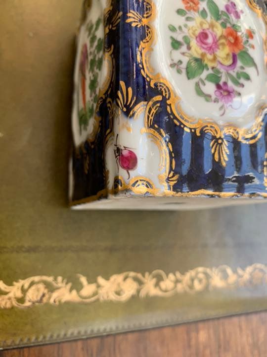 アンティーク　19世紀　100年越え　サムソンオブパリ　香水瓶　ディスプレイ