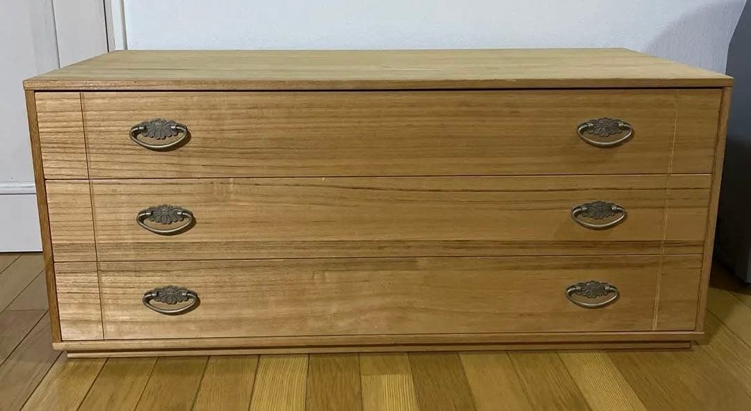 桐タンス　桐箪笥　着物収納　着物箪笥　アンティーク　和風家具　レトロ　和ダンス
