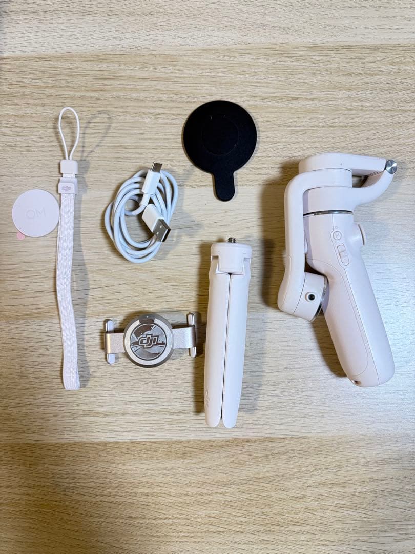 DJI OM 5 サンセットホワイト（サードパーティ製MagSafeマウント付）