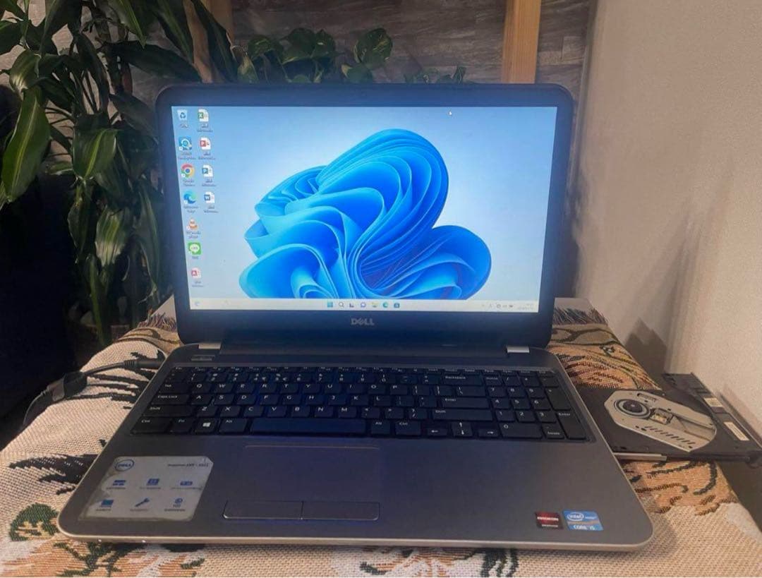 DELL Inspiron 15 5558 パソコンPC